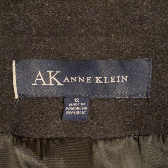 Anne Klein overcoat. Lightly used - Picture 3 of 4